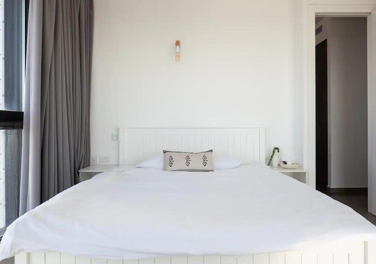 Oַ&O Group- Luxury Penthouse Jacuzzi Sea 36 Floor Apartment Бат Ям Екстериор снимка